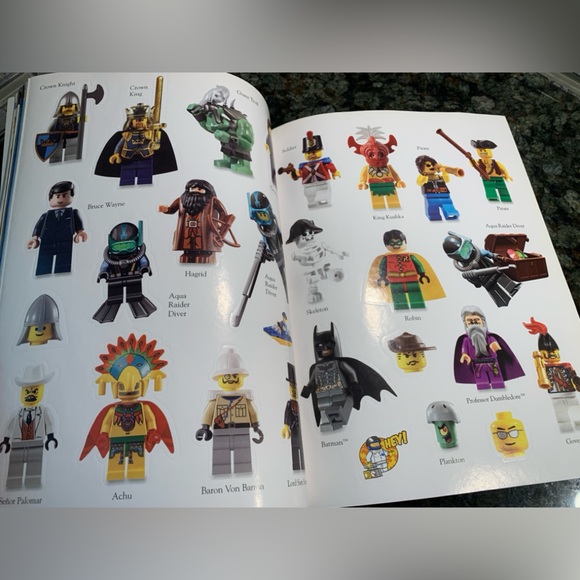 Rare♥️NWTs ultimate minifigure Lego sticker book 2010♥️ - Picture 6 of 12
